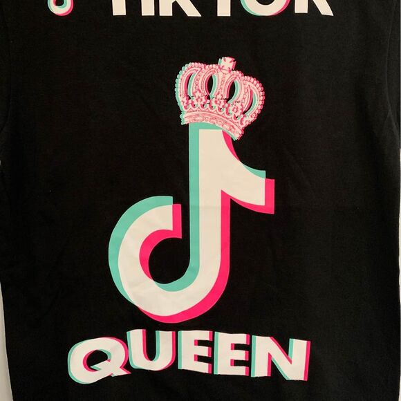 NEW TikTok Queen Graphic T-shirt (Size: Adult Small) - Picture 2 of 4